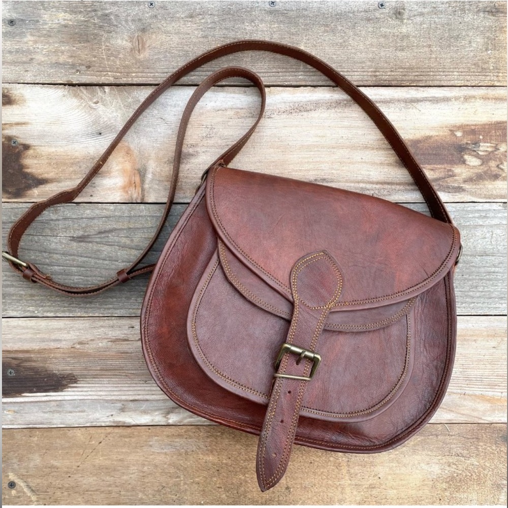 100% Soft Grain Leather Saddlebag Style Purse - Picture 6 of 6